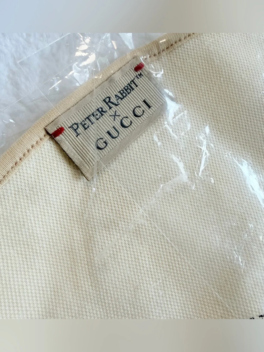 RARE NEW Gucci Peter Rabbit Bib Gift Beige Unisex Baby Girl Boy Infant Tops